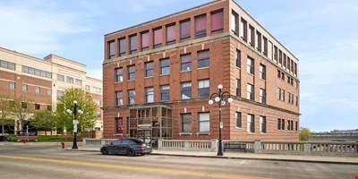 31 W Downer Pl, Suite 205, Aurora, IL 60506 — Lease in Aurora, IL, photo 1 of 8
