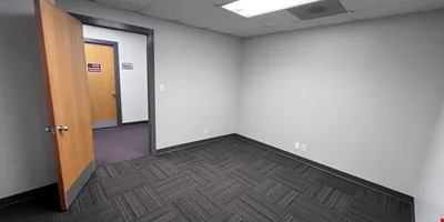 31 W Downer Pl, Suite 205, Aurora, IL 60506 — Lease in Aurora, IL, photo 4 of 8