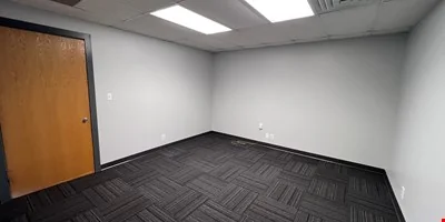 31 W Downer Pl, Suite 205, Aurora, IL 60506 — Lease in Aurora, IL, photo 5 of 8