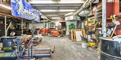 High Traffic Four Garage Bays in Portsmouth, NH — Lease in Portsmouth, NH, photo 7 of 8