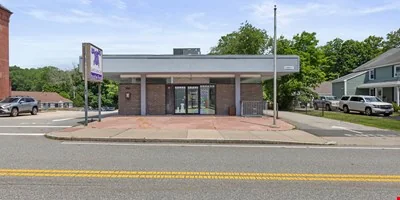 Stand-alone Retail, Office or Restaurant Space for… — Lease in Merrimac, MA, photo 1 of 8