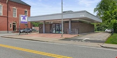 Stand-alone Retail, Office or Restaurant Space for… — Lease in Merrimac, MA, photo 4 of 8