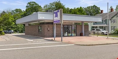 Stand-alone Retail, Office or Restaurant Space for… — Lease in Merrimac, MA, photo 2 of 8