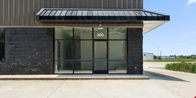 1170 Dunlop Ln. — Lease in Clarksville, TN, photo 2 of 8