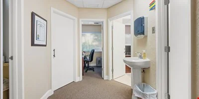1751 66TH ST N ST PETERSBURG, FL 33710 — Lease in St. Petersburg, FL, photo 6 of 7