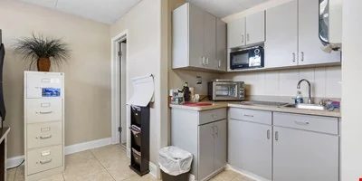 1751 66TH ST N ST PETERSBURG, FL 33710 — Lease in St. Petersburg, FL, photo 4 of 7