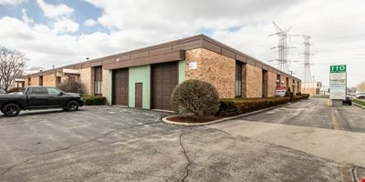 110 South River Road — Lease in Des Plaines, IL, photo 2 of 8