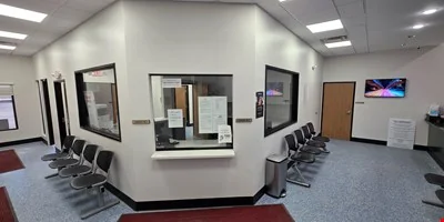 1260 S Linden Rd — Lease in Flint, MI, photo 3 of 8