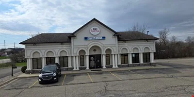 1260 S Linden Rd — Lease in Flint, MI, photo 2 of 8