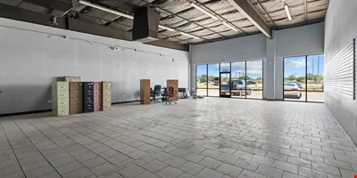 612 W Loop 289 — Lease in Lubbock, TX, photo 3 of 8