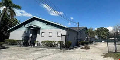 5015 N Clark Ave, Tampa - Drew Park — Lease in Tampa, FL, photo 1 of 4