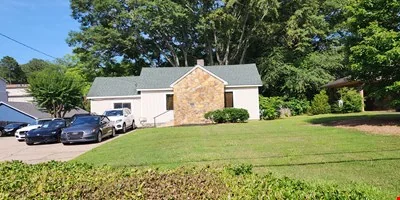 1233 Canton St — Lease in Roswell, GA, photo 1 of 6