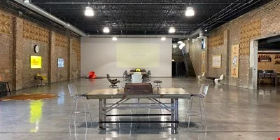 THE BRNDHAUS PL-ZEN — Lease in Chicago, IL, photo 6 of 8