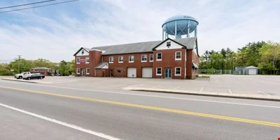 28 Collins St, Seabrook, NH 03874 — Lease in Seabrook, NH, photo 2 of 8