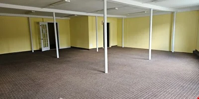 Retail Space w/Drive-In Bay For Lease — Lease in Hudson, NH, photo 6 of 8