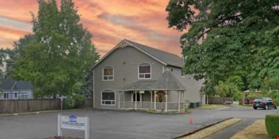 Sumner Office Building — Lease in Sumner, WA, photo 1 of 2