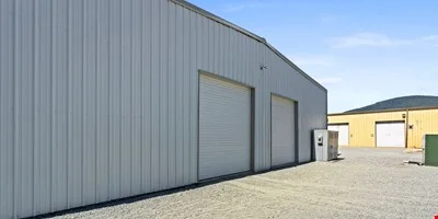 Multiple Units Available Lt. Industrial — Lease in Grants Pass, OR, photo 2 of 8