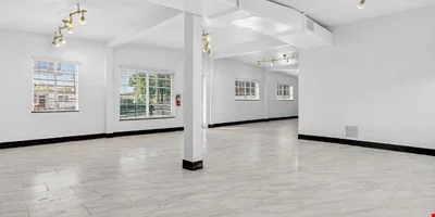 Retail / Office / Mixed-Use — Lease in Orlando, FL, photo 4 of 8
