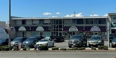Des Moines Retail — Lease in Des Moines, WA, photo 3 of 4