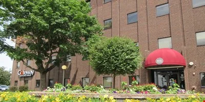 Multiple office spaces available for lease! — Lease in Saint Paul, MN, photo 3 of 8