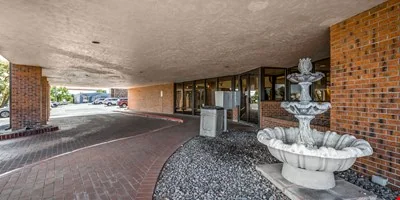 12567 W Cedar Drive — Lease in Lakewood, CO, photo 4 of 8