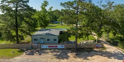 13568 Oil Field Rd, Conroe, TX 77302-3610 — Lease in Conroe, TX, photo 4 of 5