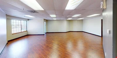 Office Space Unit I — Lease in Independence, MO, photo 2 of 7