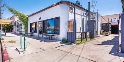 4th Street Retro Row Prime Restaurant Space — Lease in Long Beach, CA, photo 1 of 8