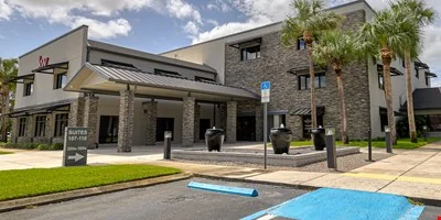 Palm Harbor Commercial — Lease in Palm Harbor, FL, photo 1 of 8