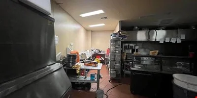 9802 McPherson Rd, Laredo, TX 78045 — Lease in Laredo, TX, photo 2 of 8