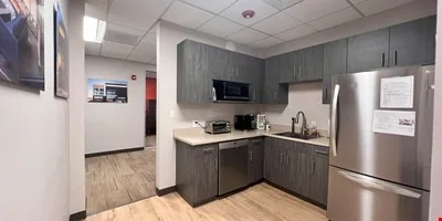 12477 W Cedar Dr — Lease in Lakewood, CO, photo 7 of 8