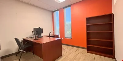 12477 W Cedar Dr — Lease in Lakewood, CO, photo 5 of 8