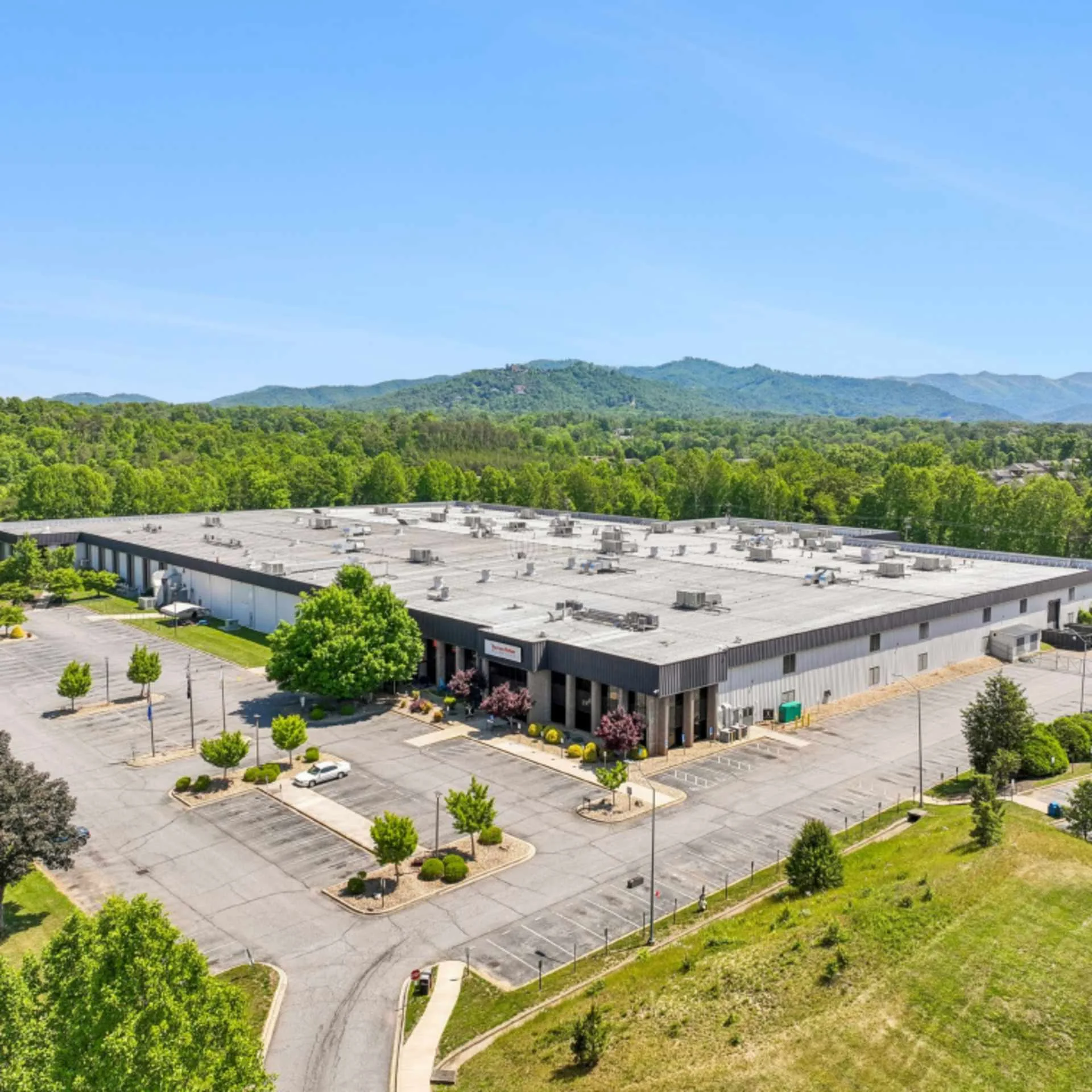 275 Aiken Rd — Sale in Asheville, NC, photo 2 of 4