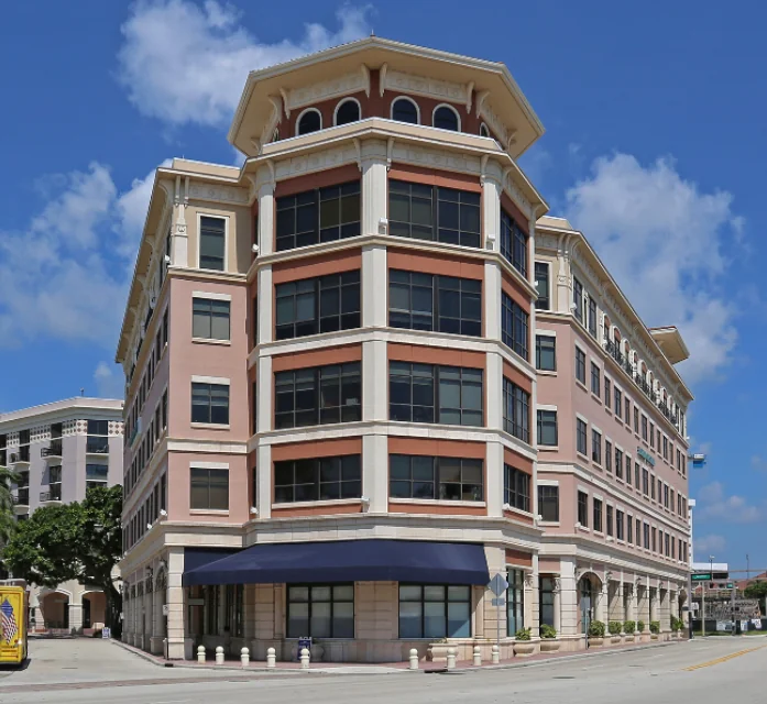 Waterfront Clematis — Lease in West Palm Beach, FL, photo 1 of 4