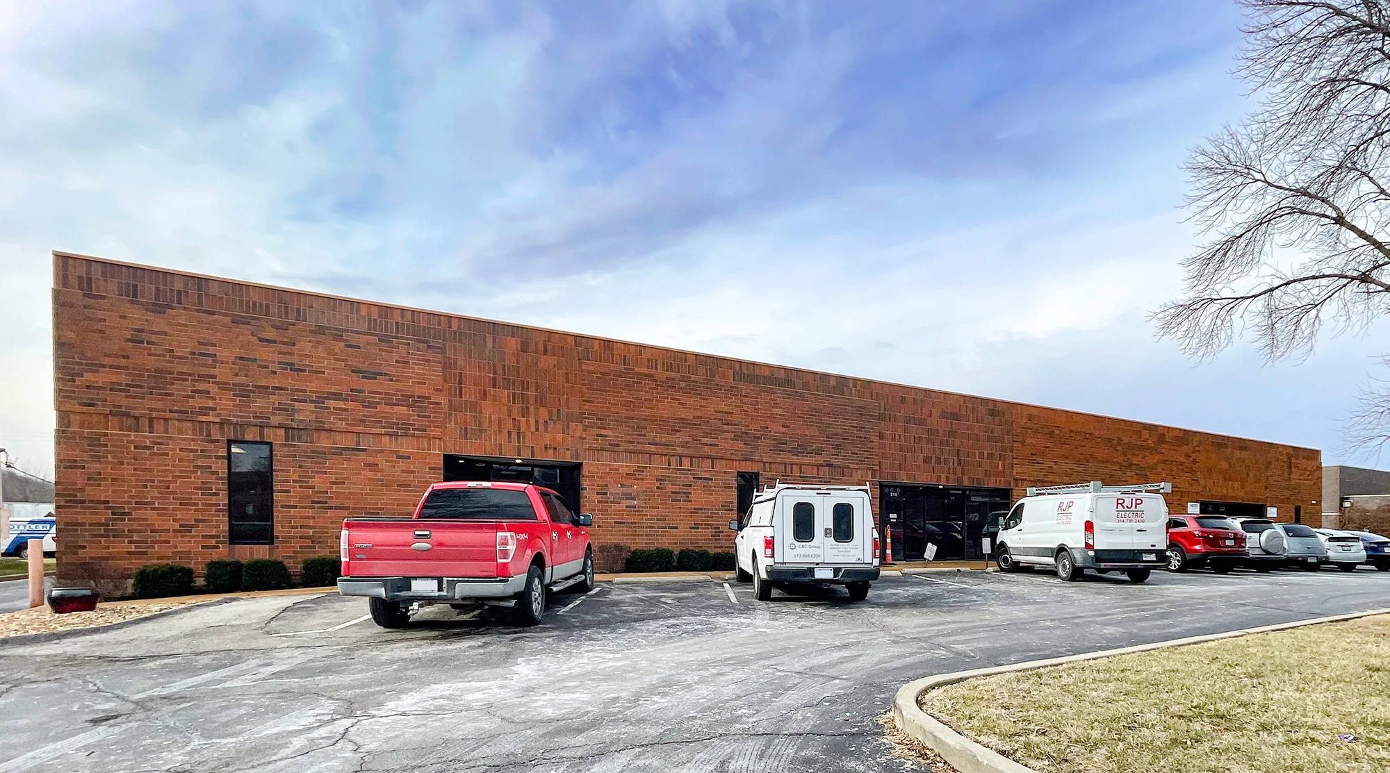 213-221 Chesterfield Industrial Blvd - industrial for sale in chesterfield, MO
