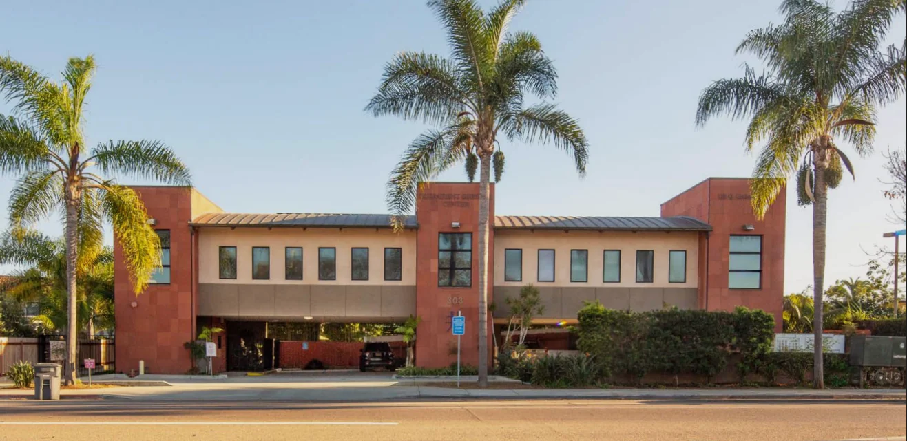 303 Santa Fe Dr — Sale in Encinitas, CA, photo 2 of 7
