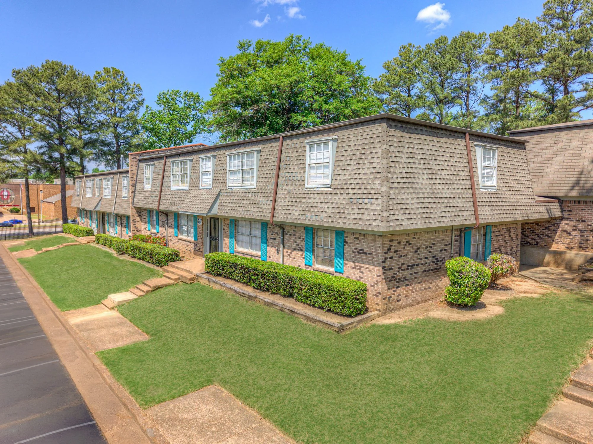 Luxe at Raleigh — Sale in Memphis, TN, photo 4 of 8