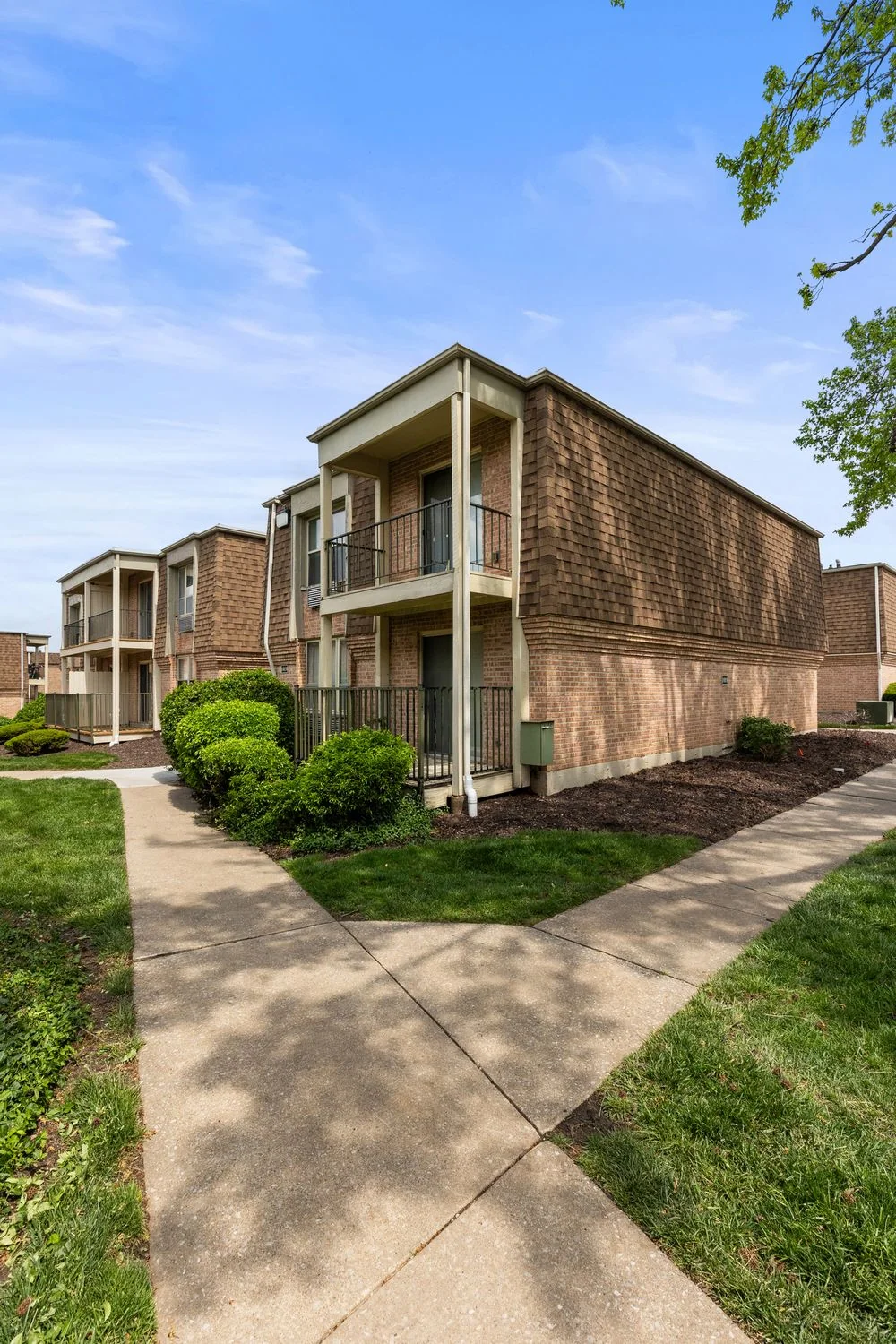 Pear Tree Village — Sale in St. Louis, MO, photo 2 of 8
