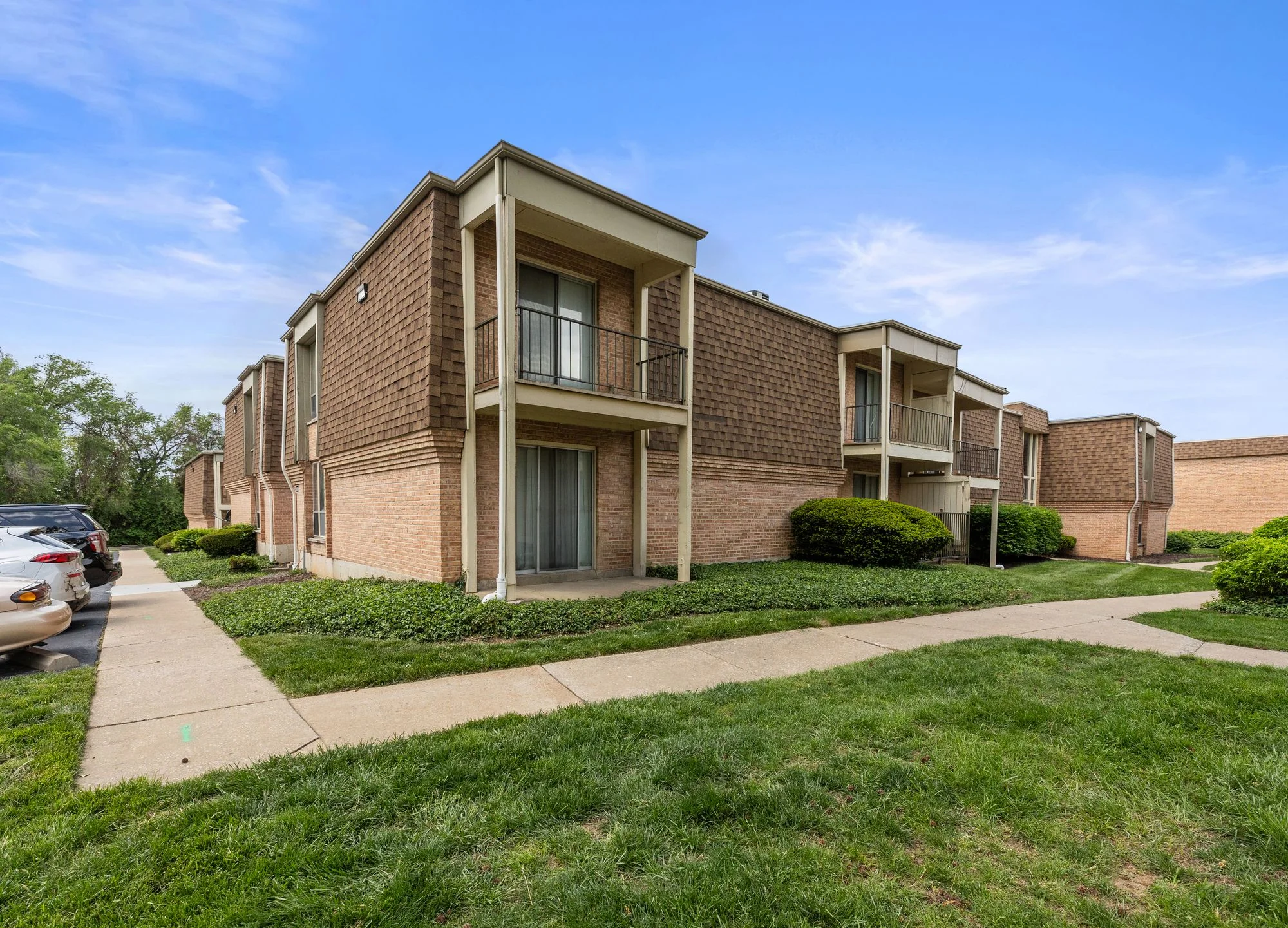 Pear Tree Village — Sale in St. Louis, MO, photo 3 of 8