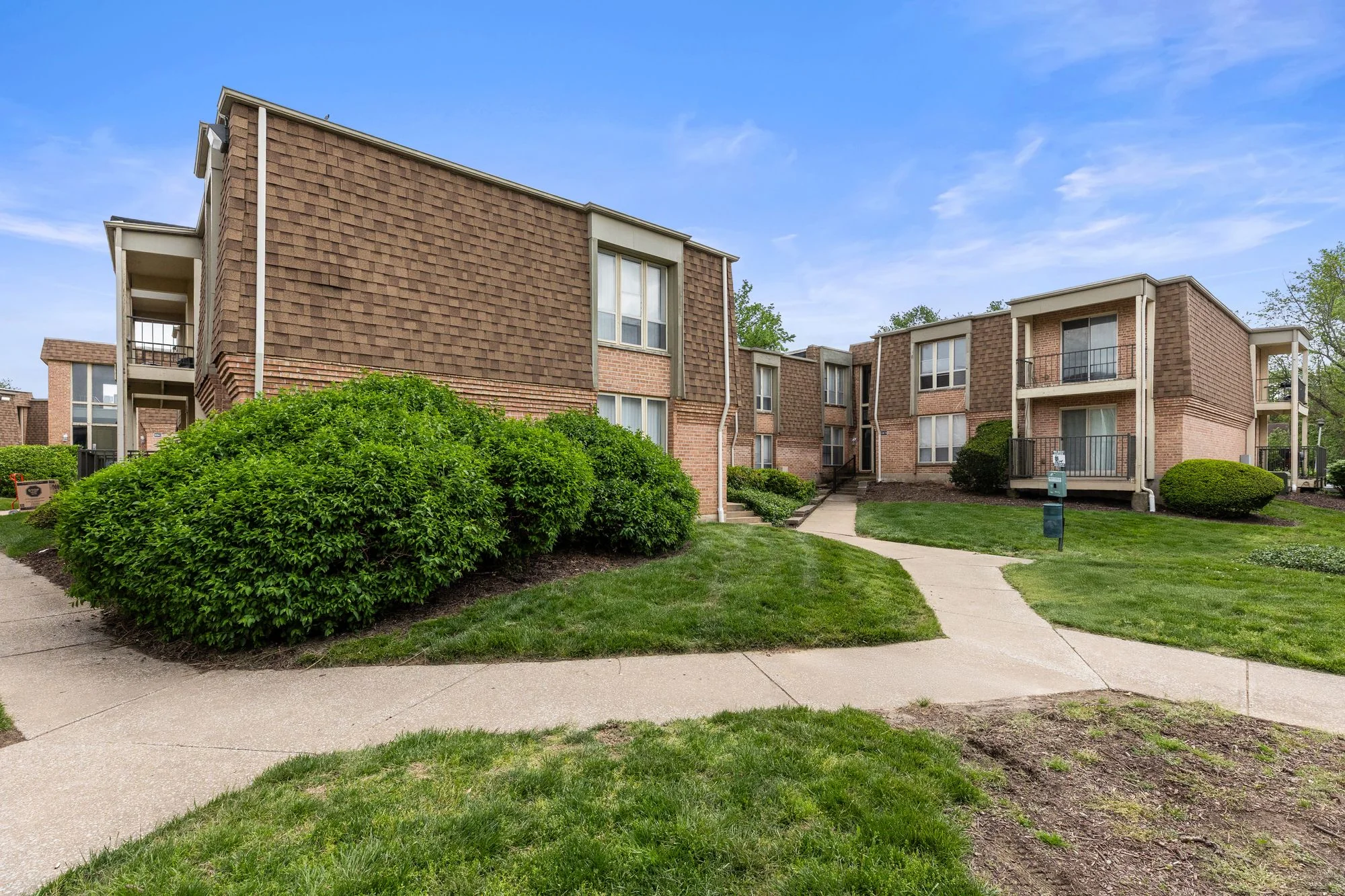 Pear Tree Village — Sale in St. Louis, MO, photo 4 of 8