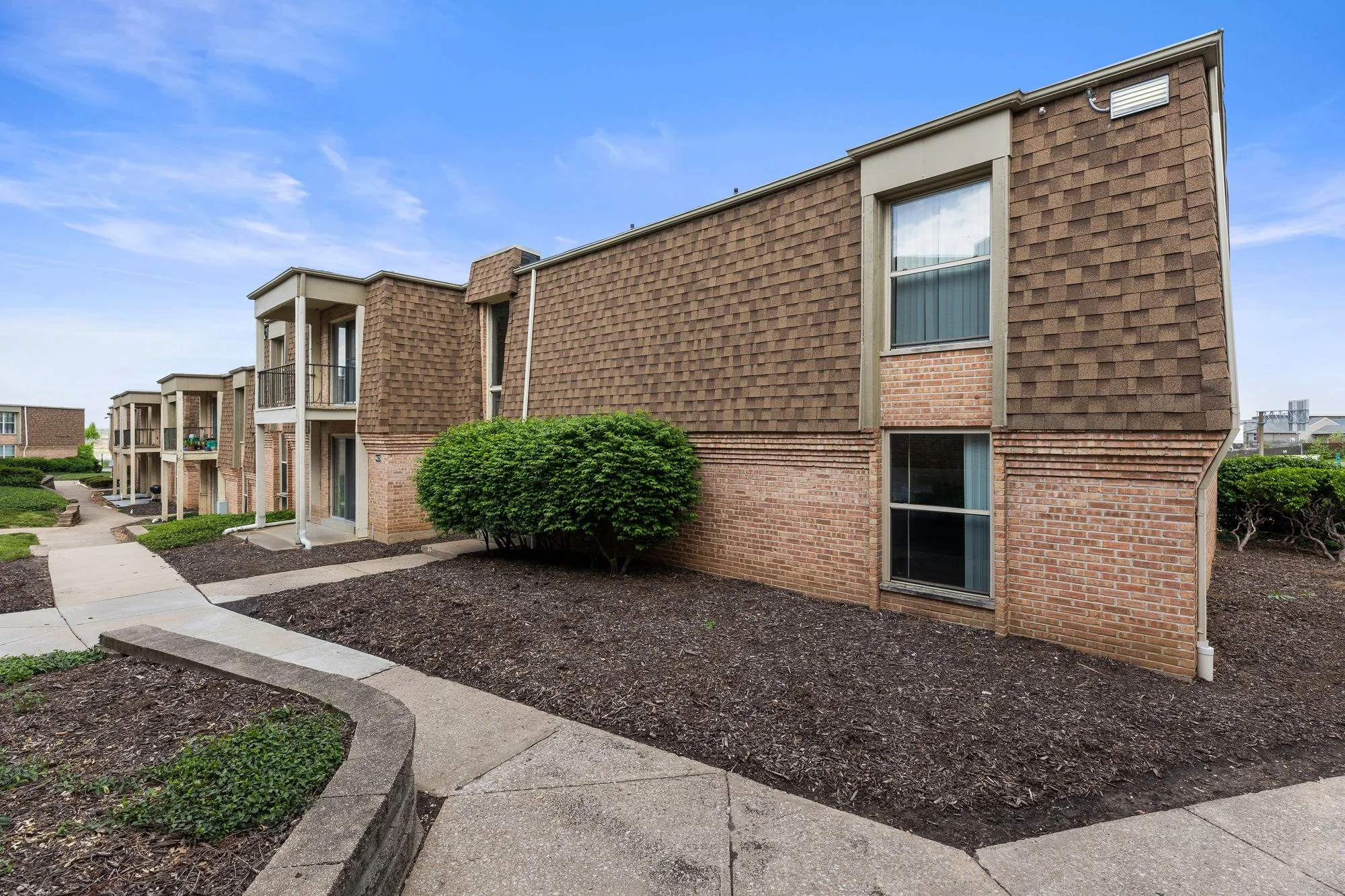 Pear Tree Village — Sale in St. Louis, MO, photo 5 of 8