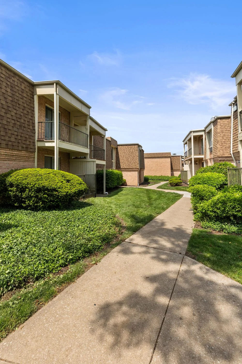 Pear Tree Village — Sale in St. Louis, MO, photo 6 of 8