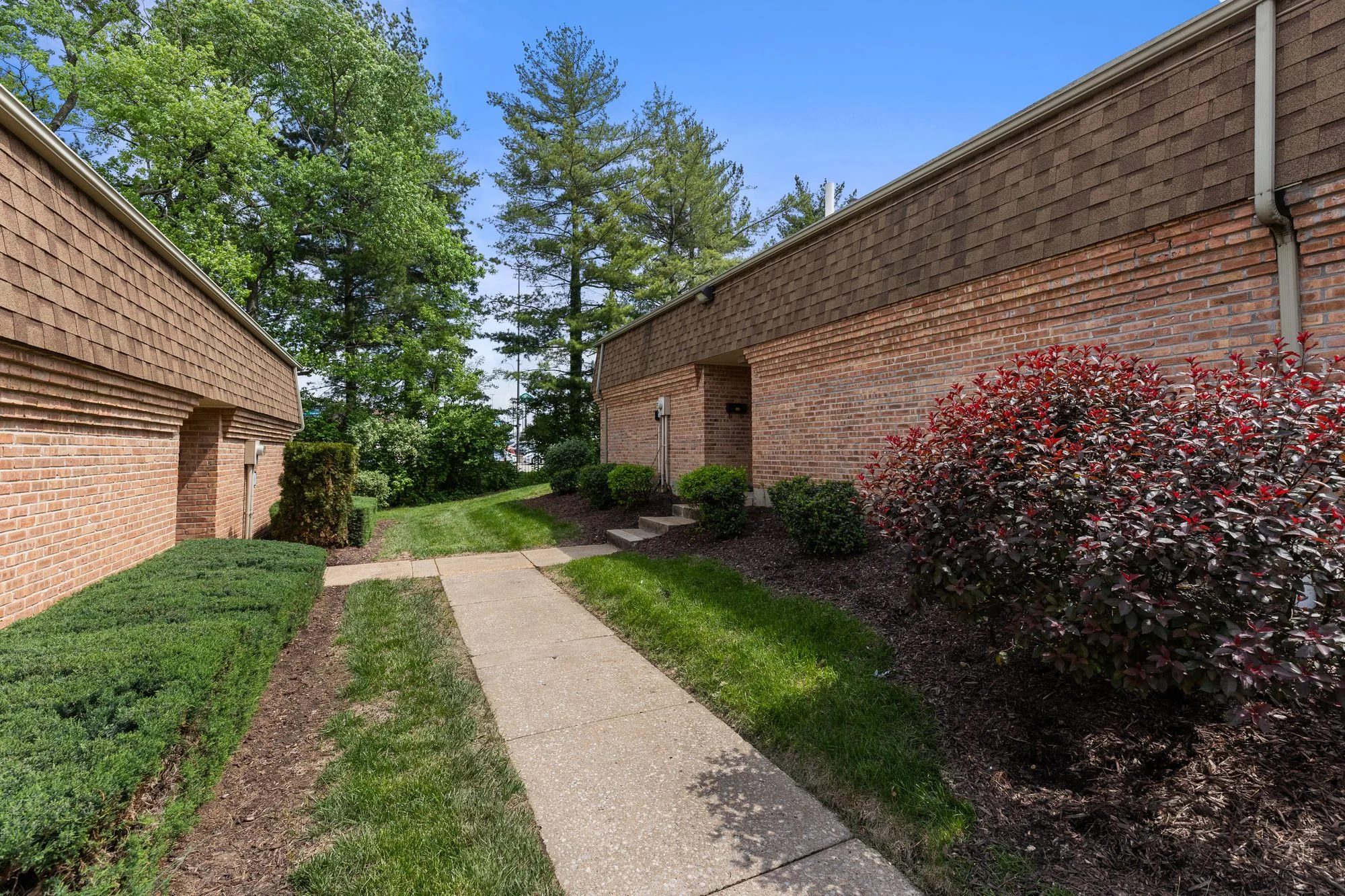Pear Tree Village — Sale in St. Louis, MO, photo 7 of 8