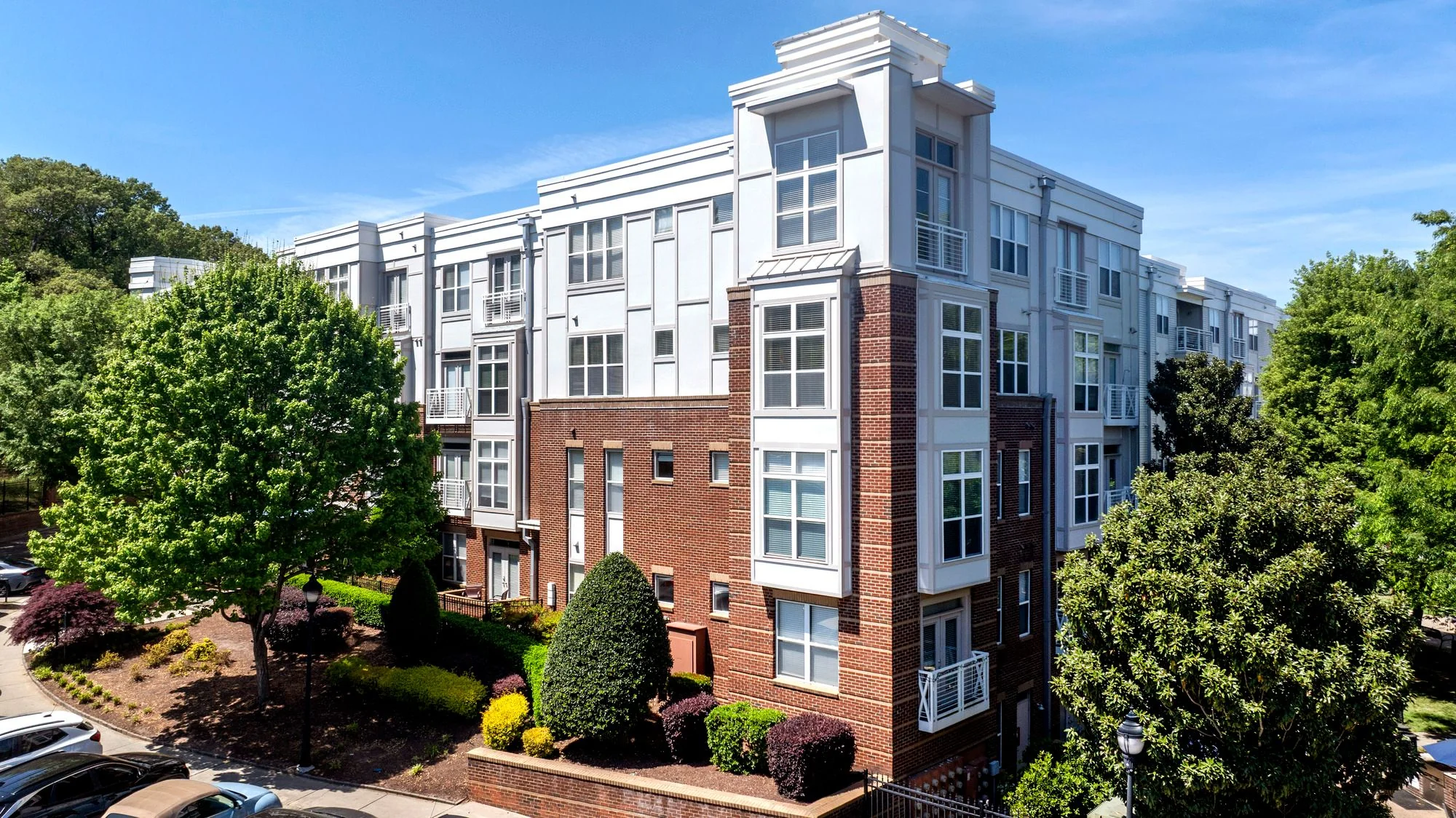 Oberlin Court — Sale in Raleigh, NC, photo 2 of 8