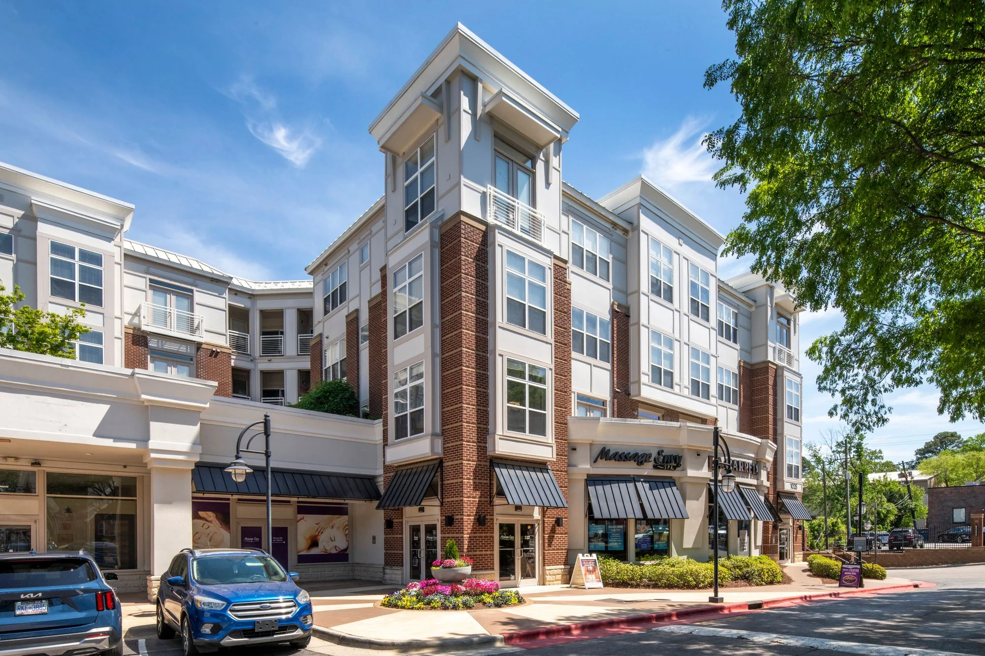 Oberlin Court — Sale in Raleigh, NC, photo 3 of 8