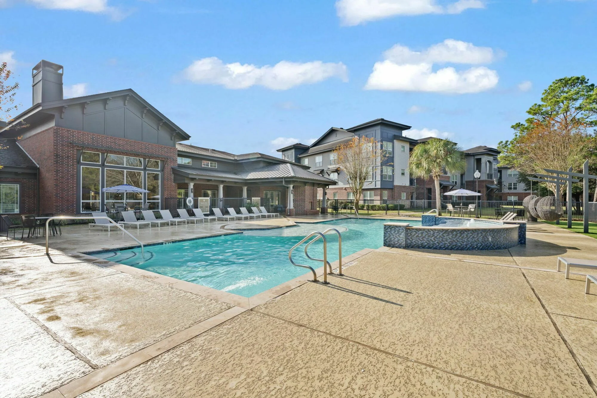 Beacon Lakes — Sale in Dickinson, TX, photo 1 of 8