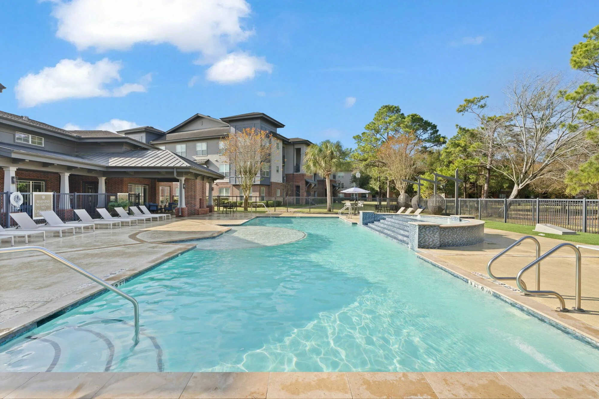 Beacon Lakes — Sale in Dickinson, TX, photo 2 of 8