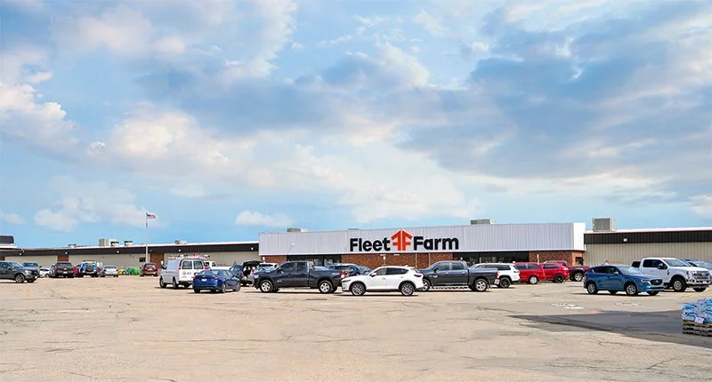 Fleet Farm & Chase Bank — Sale in Germantown, WI, photo 3 of 8