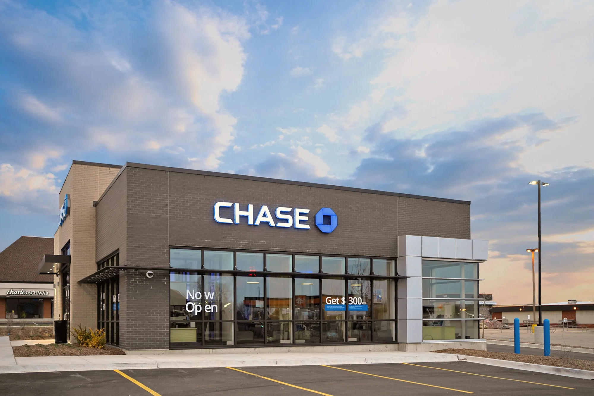 Fleet Farm & Chase Bank — Sale in Germantown, WI, photo 4 of 8