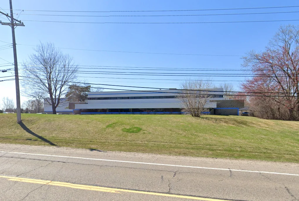41001 Grand River Ave - industrial for sale in novi, MI